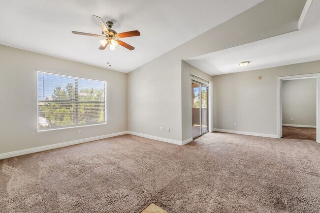 Foto del edificio - Top-Floor End Unit with Dual Primary Suites in a Gated Southwest Community!