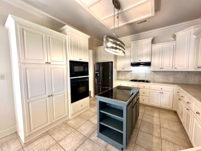 Building Photo - 40113 Eagles Nest