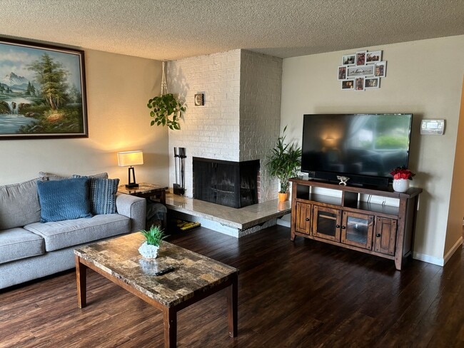 Building Photo - Updated 4-Bed Rambler For Rent in Tacoma!