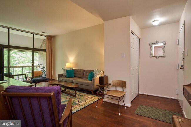 Foto del edificio - 1650 Parkcrest Cir