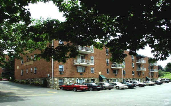 Building Photo - 1600 Church Rd