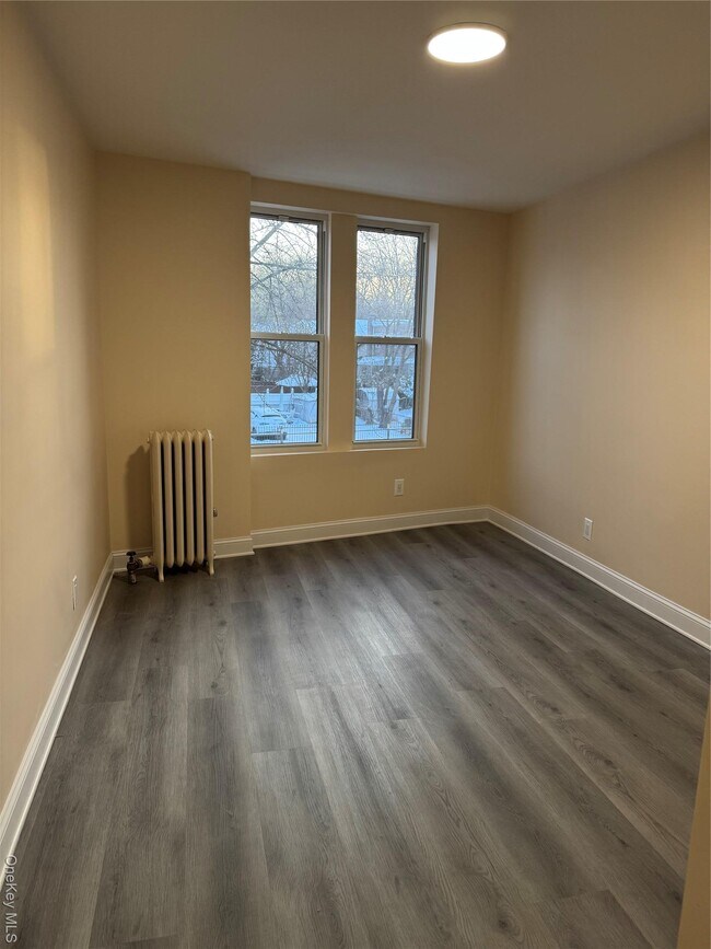 Building Photo - 106-17 Metropolitan Ave