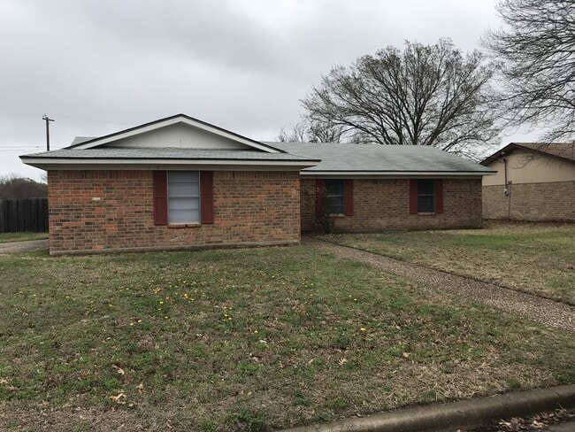 Building Photo - Single Family Home