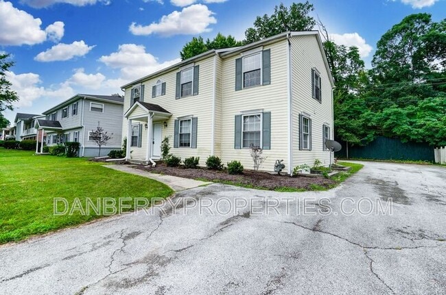 Building Photo - 4211 S Terrace View St