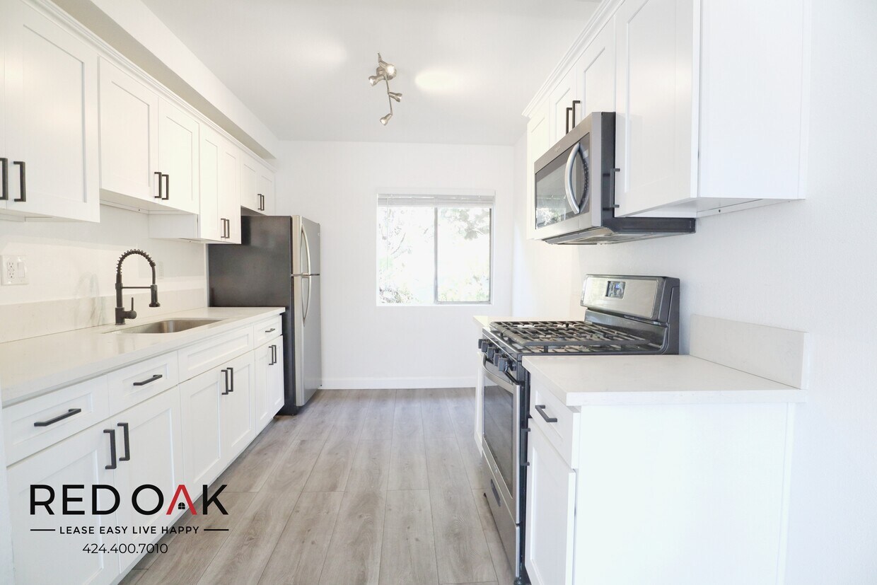 Foto principal - 12520 Lakewood Blvd