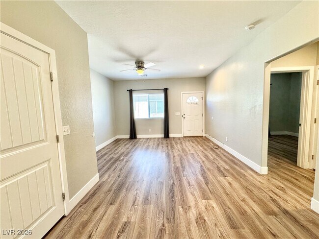 Building Photo - 1370 Ogallala St