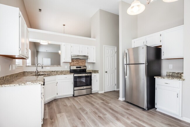 Building Photo - 3-Bedroom Charlotte Home!