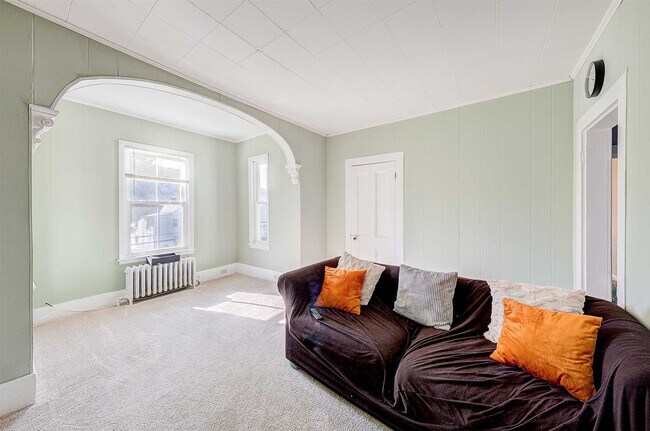 Building Photo - 5 Lincoln Ave