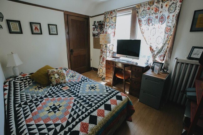 Building Photo - 908 E Dayton St