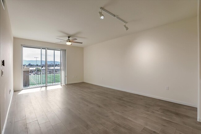 Building Photo - 809 Auzerais Ave