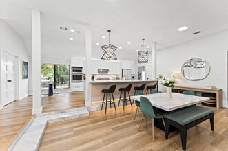 Building Photo - 10826 Moonlight Dr