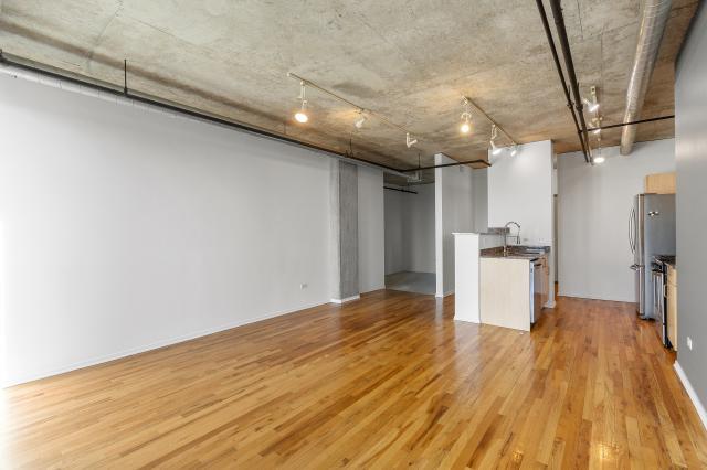 Building Photo - 1 bedroom in Chicago IL 60607