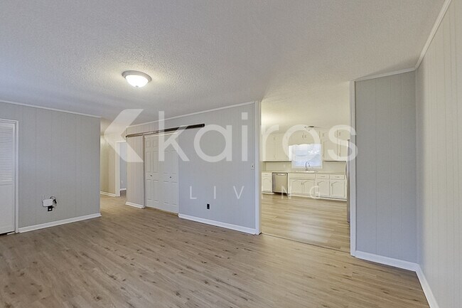 Foto del edificio - 2319 Applewood Dr