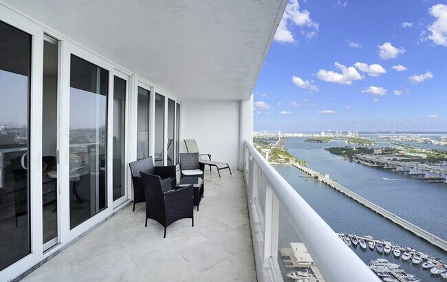 Foto del edificio - 1717 N Bayshore Dr
