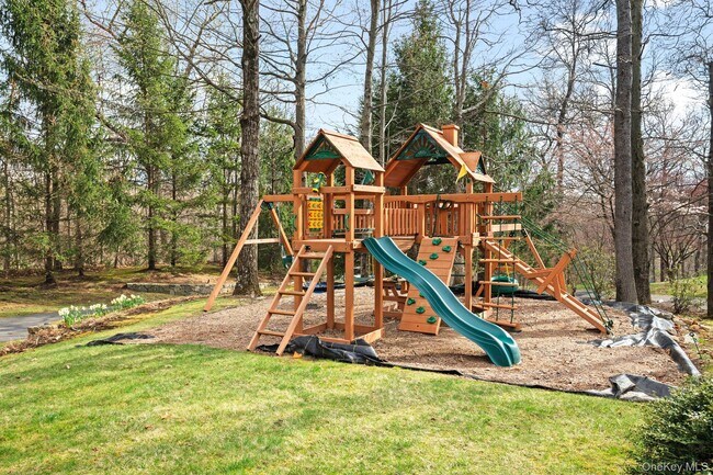 Foto del edificio - 105 Hardscrabble Lake Dr