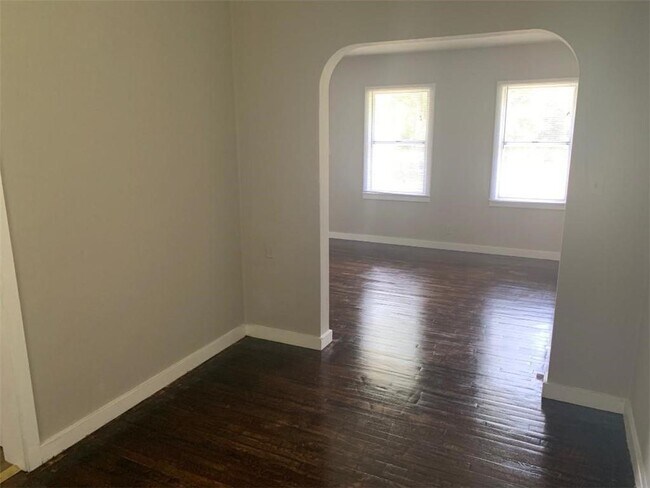 Foto del edificio - 3173 Baronne St
