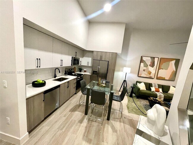 Foto del edificio - 18412 Homestead Ave