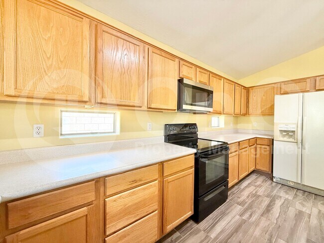 Building Photo - 510 N 105th Pl