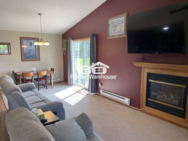 Foto del edificio - 620 Circle Pine Dr