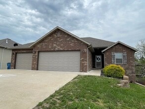 Building Photo - 2604 W Richwood Rd