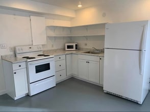Building Photo - 999 W 500 S