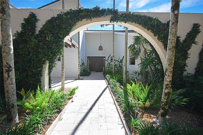 Building Photo - 114 N Beach Rd