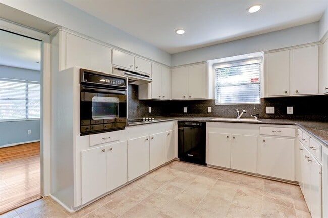Building Photo - 5734 Spellman Rd