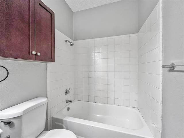 Building Photo - 10324 Woodleaf Dr