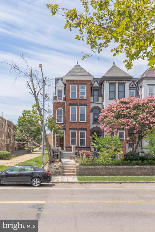 Foto del edificio - 3002 13th St NW