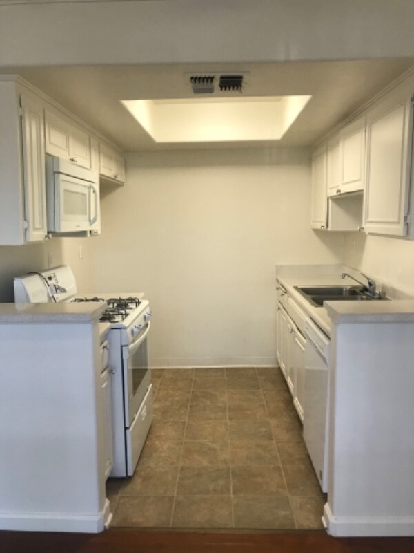 Foto del edificio - 13012 Riverside Dr