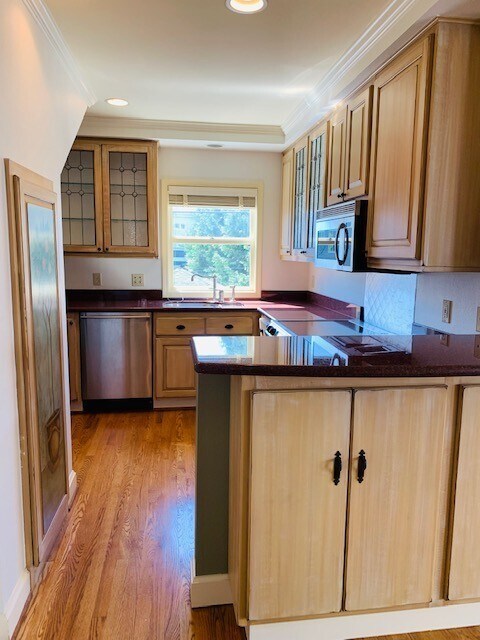 Foto del edificio - Stunning 2 Bedroom Townhouse Just Steps to...