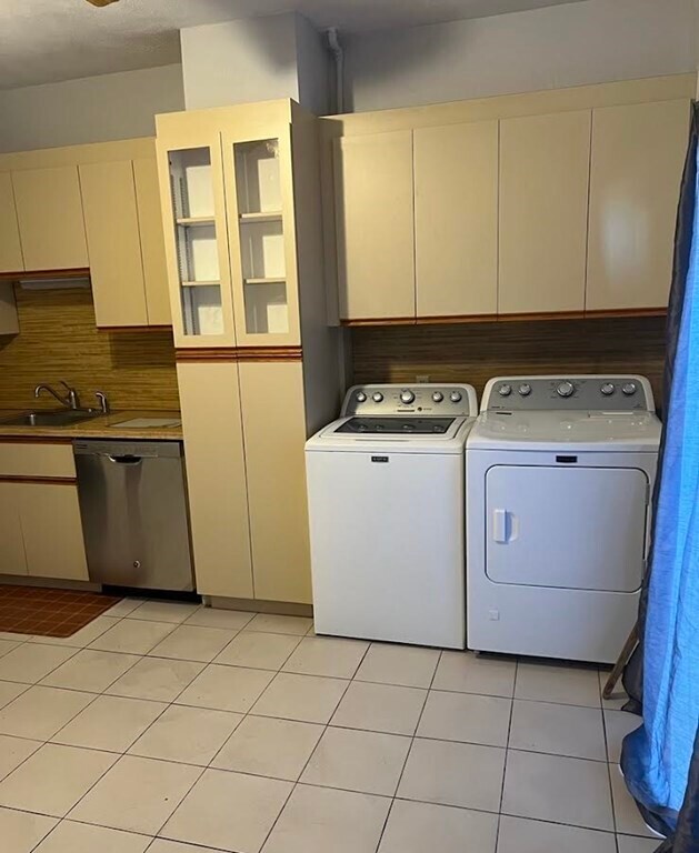 Building Photo - 64 Brooks St