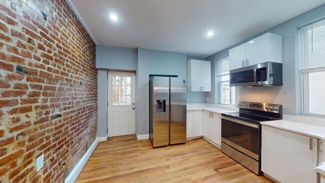 Foto del edificio - Le Droit Park Renovated Three Bedroom W/Pa...
