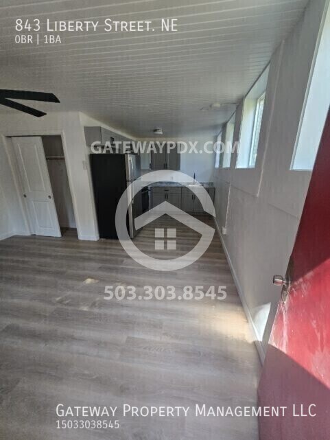 Foto del edificio - 843 Liberty St NE