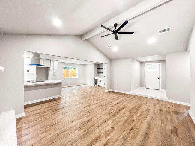 Building Photo - 23207 Naples Dr