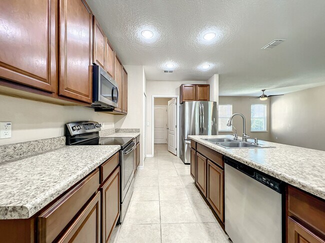 Building Photo - Rental Home in Leesburg