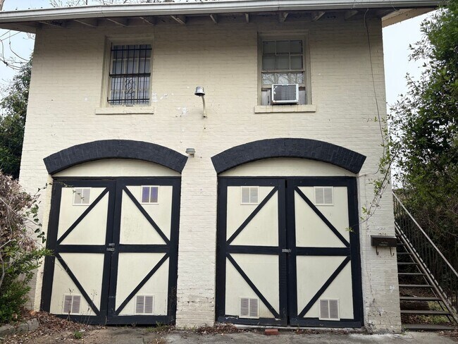 Foto del edificio - 2585 Napier Ave