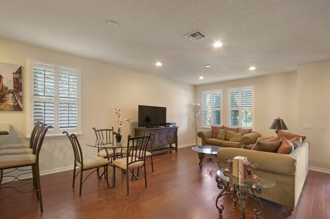 Foto del edificio - 1168 S Community Dr
