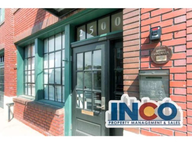 Building Photo - Amazing Location! Bright 1 bedroom loft Do...