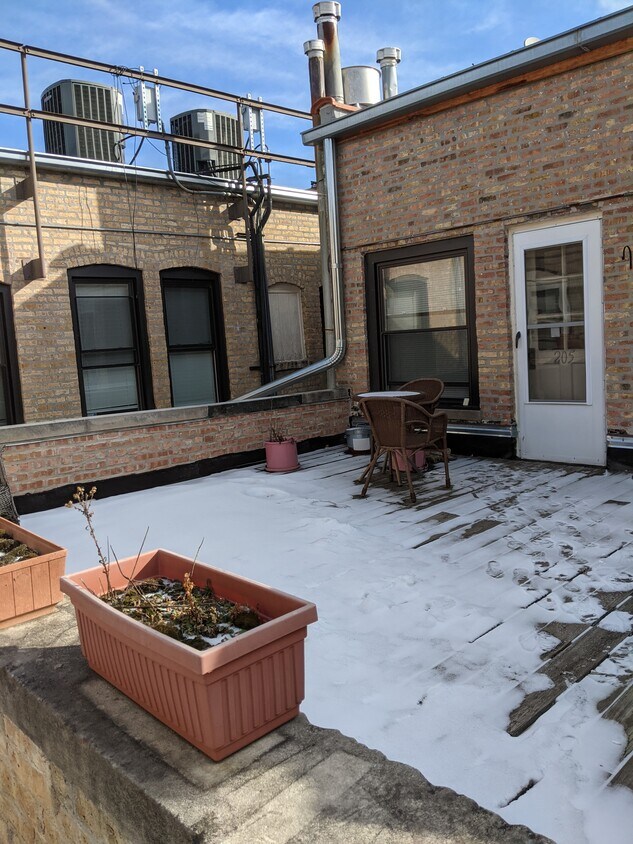 Primary Photo - 1073 Gage St