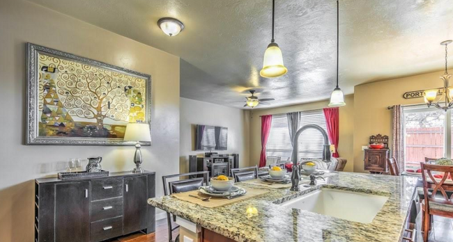 Foto del edificio - 3749 E Jump Creek Ln