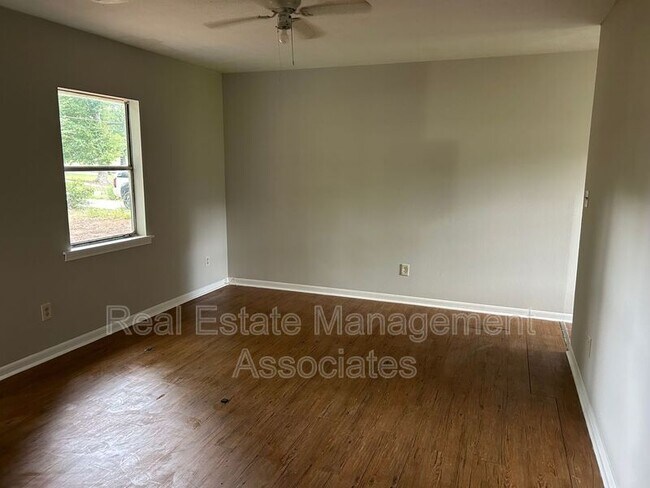 Foto del edificio - 300 S 18th St