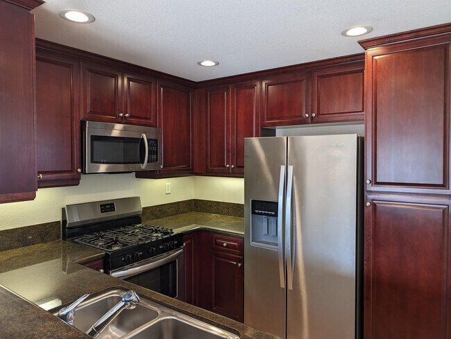 Building Photo - 28443 Casselman Ln