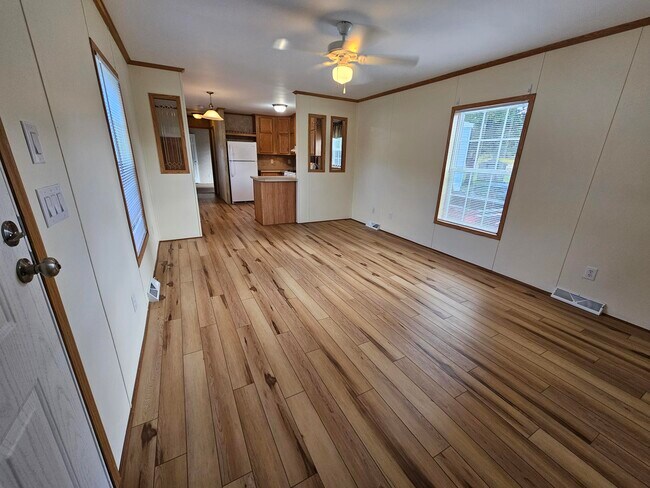 Building Photo - 248 Maverick Ln