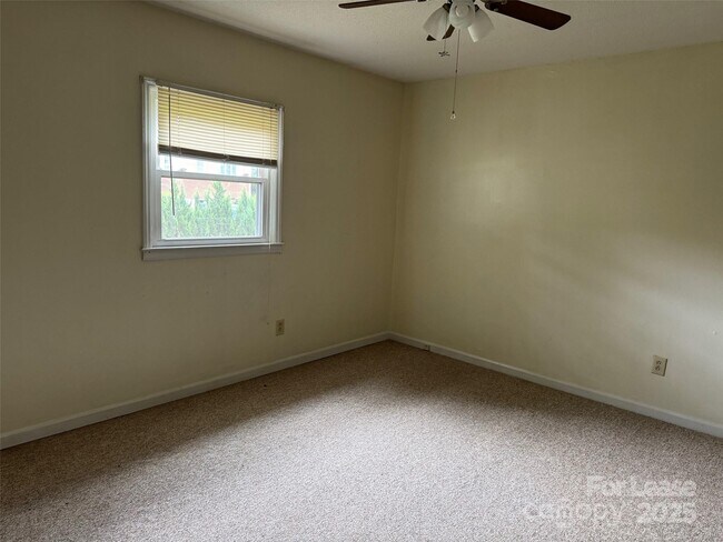 Foto del edificio - 1237 15th Ave NW