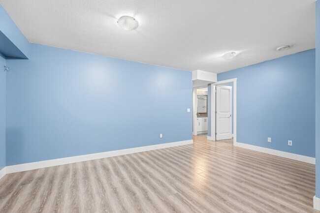 Building Photo - 6776-183B 183B St