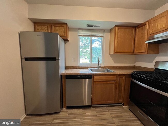Building Photo - 11901 Tarragon Rd