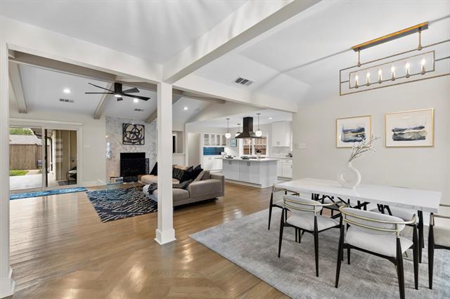 Foto del edificio - 6330 E Lovers Ln