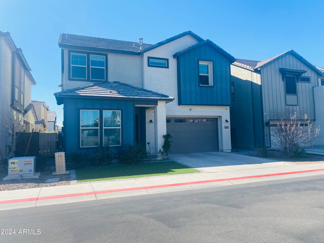 Primary Photo - 1124 S Tumbleweed Ln