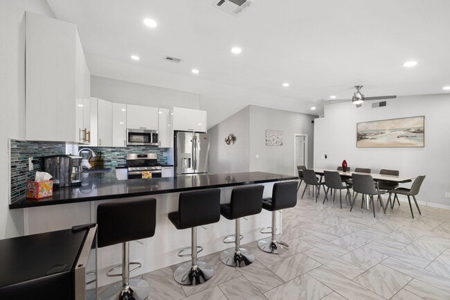 Building Photo - 31115 Whispering Palms Trail